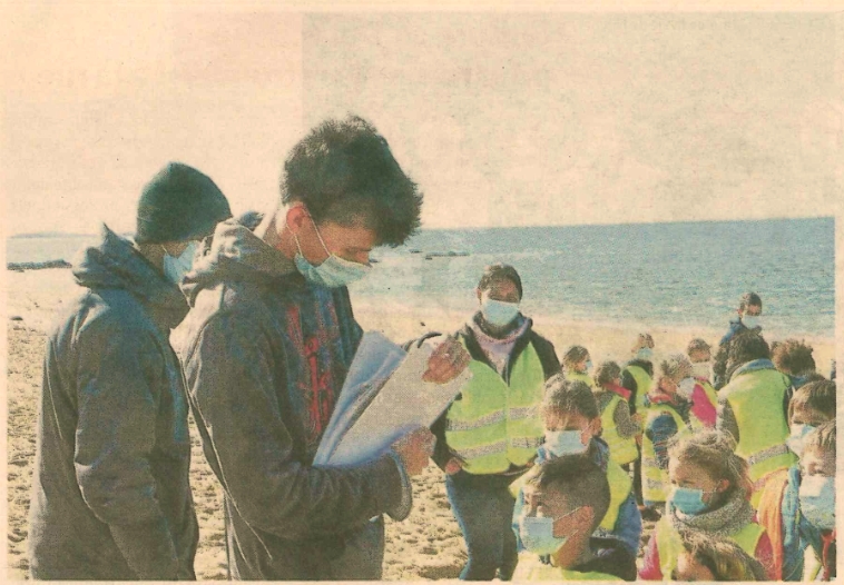 Les élèves s’intéressent à la dune de Saint-Pierre