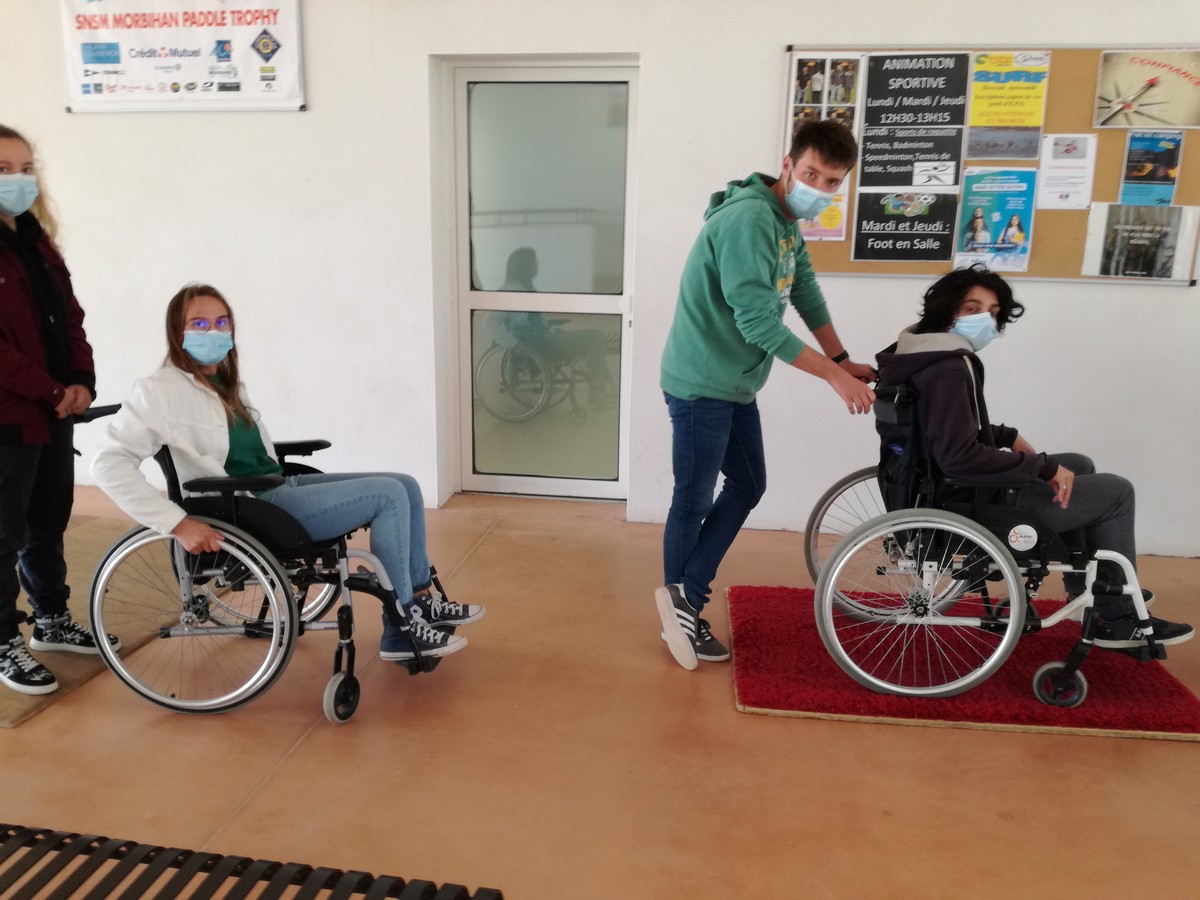 Pluri SAPVER : voir, écouter et vivre des situations de handicap moteur