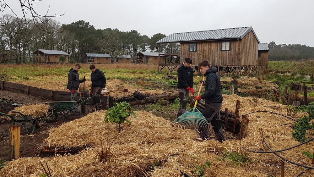 Les apprentis BPA 1ère année participent au réaménagement de Dihan Evasion