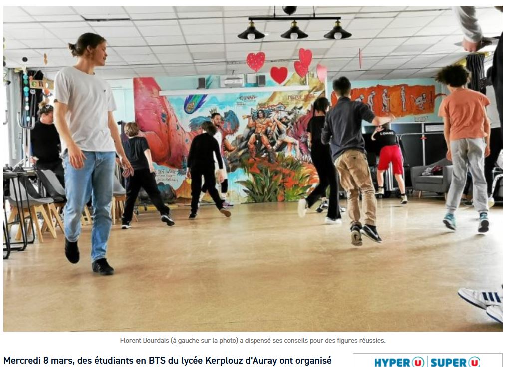 À Auray, des jeunes porteurs de handicaps ont participé à une initiation au breakdance à l’Espace jeunesse