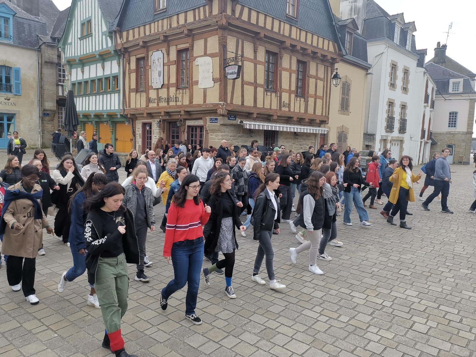 Un flashmob pour annoncer la journée mondiale de LA TRISOMIE !